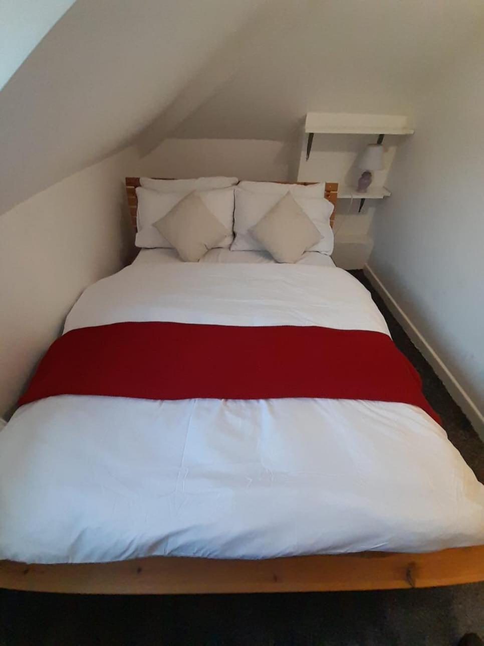 Entire Victoria Park Cardiff Apartment With Free Street Parking Bus 17 And 18 Direct To Cardiff City Centre, Fast Free Wi-Fi 외부 사진