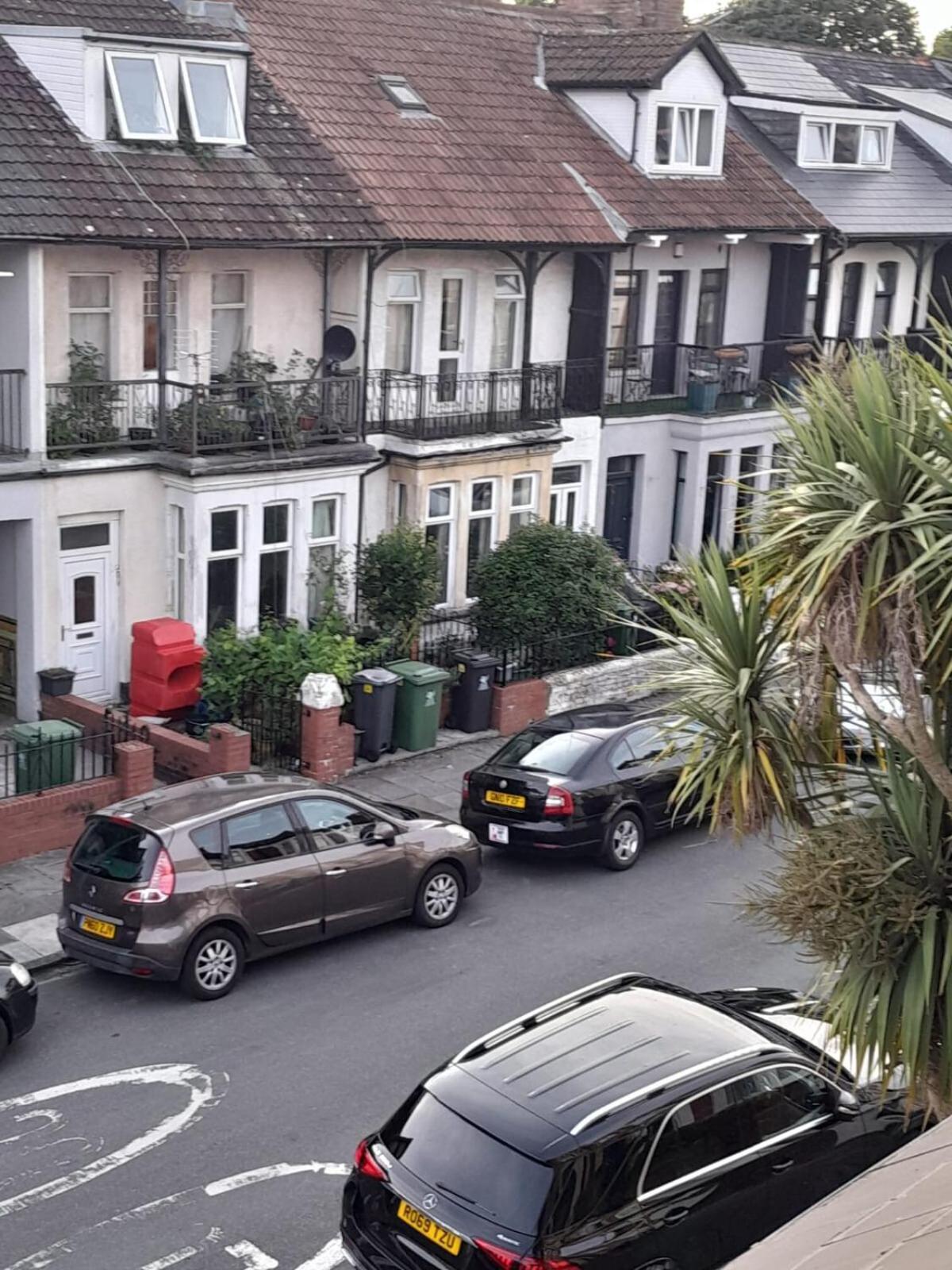 Entire Victoria Park Cardiff Apartment With Free Street Parking Bus 17 And 18 Direct To Cardiff City Centre, Fast Free Wi-Fi 외부 사진