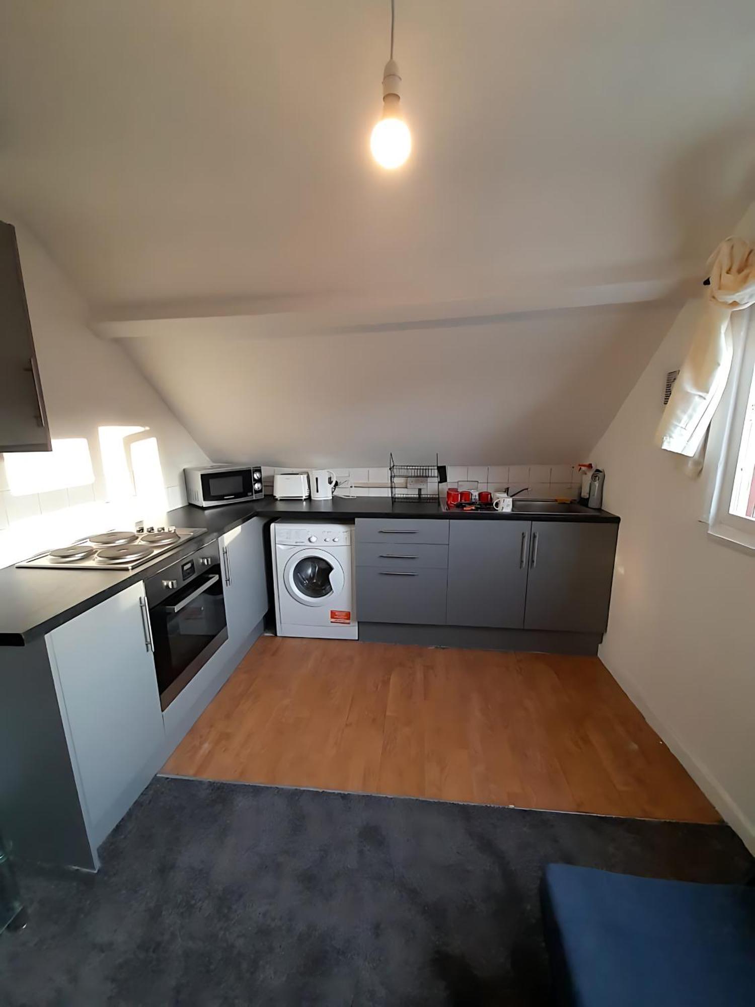 Entire Victoria Park Cardiff Apartment With Free Street Parking Bus 17 And 18 Direct To Cardiff City Centre, Fast Free Wi-Fi 외부 사진